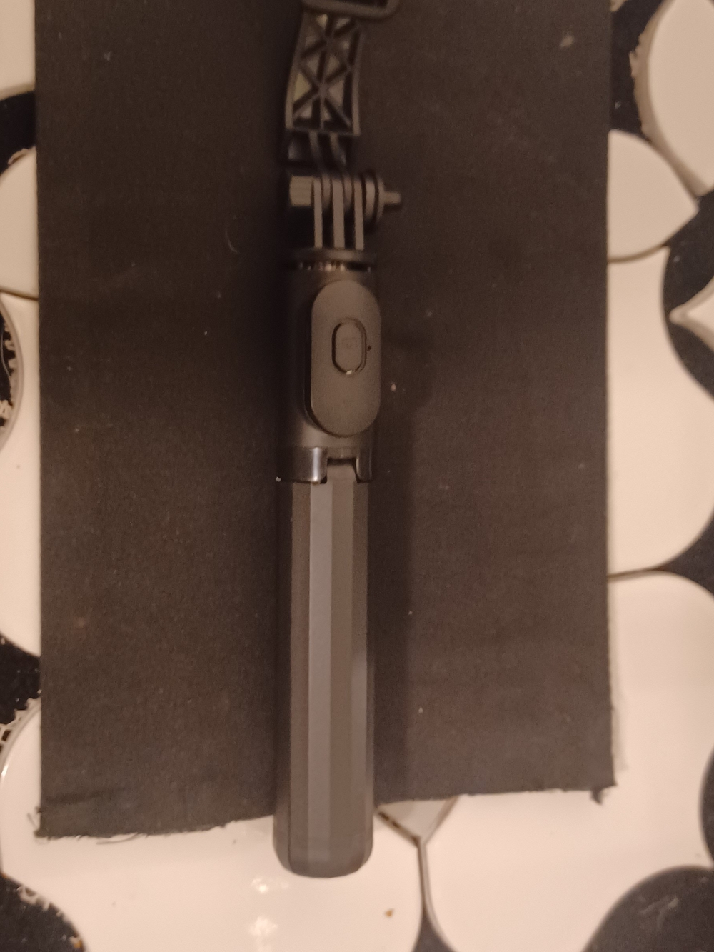 Remote Control Selfie Stick - Picture 3 of 9